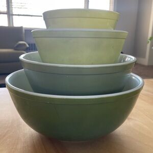Set of Vintage Pyrex Verde Mixing Bowls